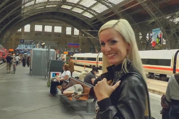  Amy Starr -  Public Anal Sex At The Train