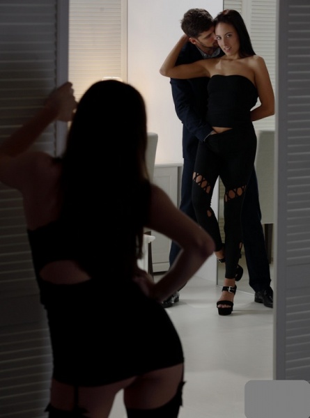  Francesca Di Caprio and Lexi Layo -  Beautiful Threesome Sex